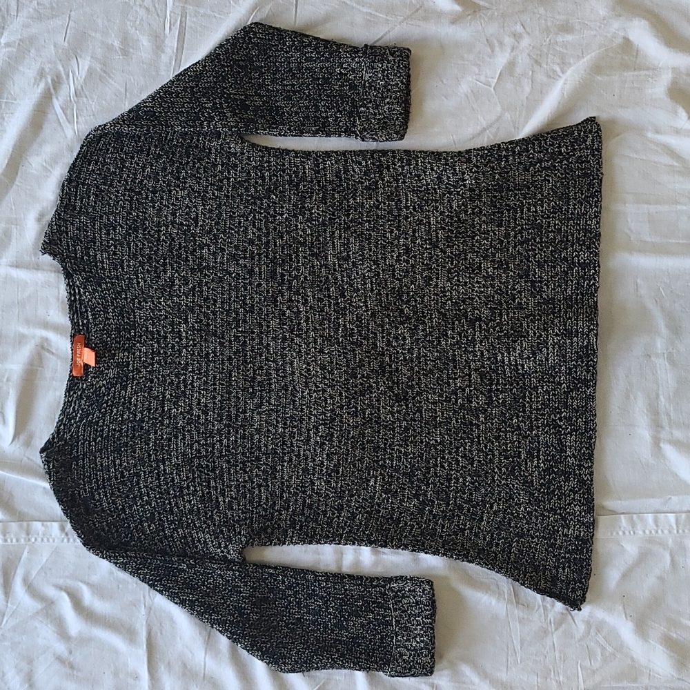 Black & tan heathered sweater Joe Fresh slits on side medium